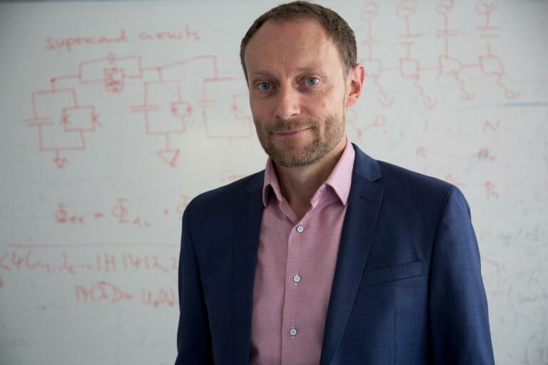 FAU Physicist contributes to Google’s quantum computer