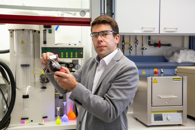 ERC Consolidator Grant for Prof. Dr. Karl Mandel
