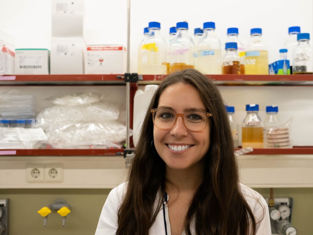 Dr. Cláudia Vilhena